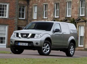 Nissan Pathfinder Van 2004 года (UK)
